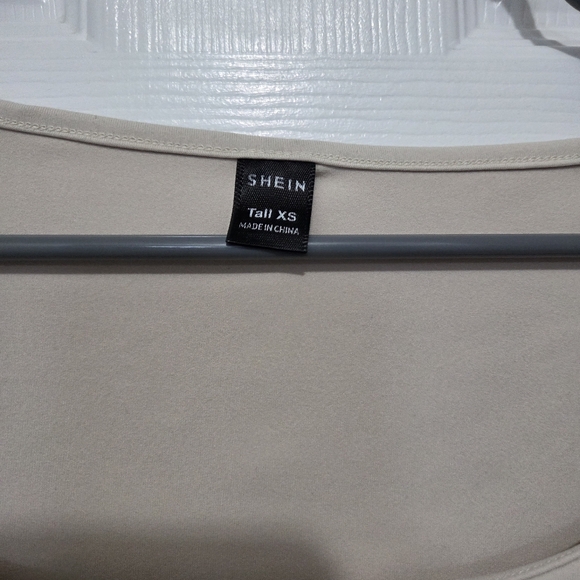 Shein Tall Scoop Neck Ruched Size Long sleeve Beige Cropped Top Size XS - Picture 4 of 9